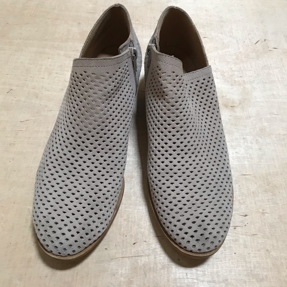 Lucky Brand Perforated Leather Ankle Booties Taupe Size 9.5